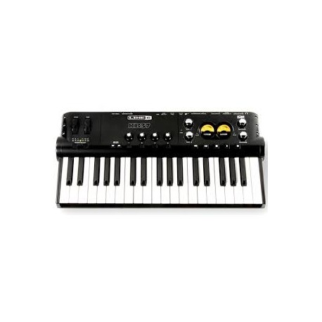 PODKB37	Teclado controlador USB (18 amp. de guitarra, 5 de Bajo, 29 efectos, entrada de plug de 1/4 x 2, XLR x 2, medidores de -